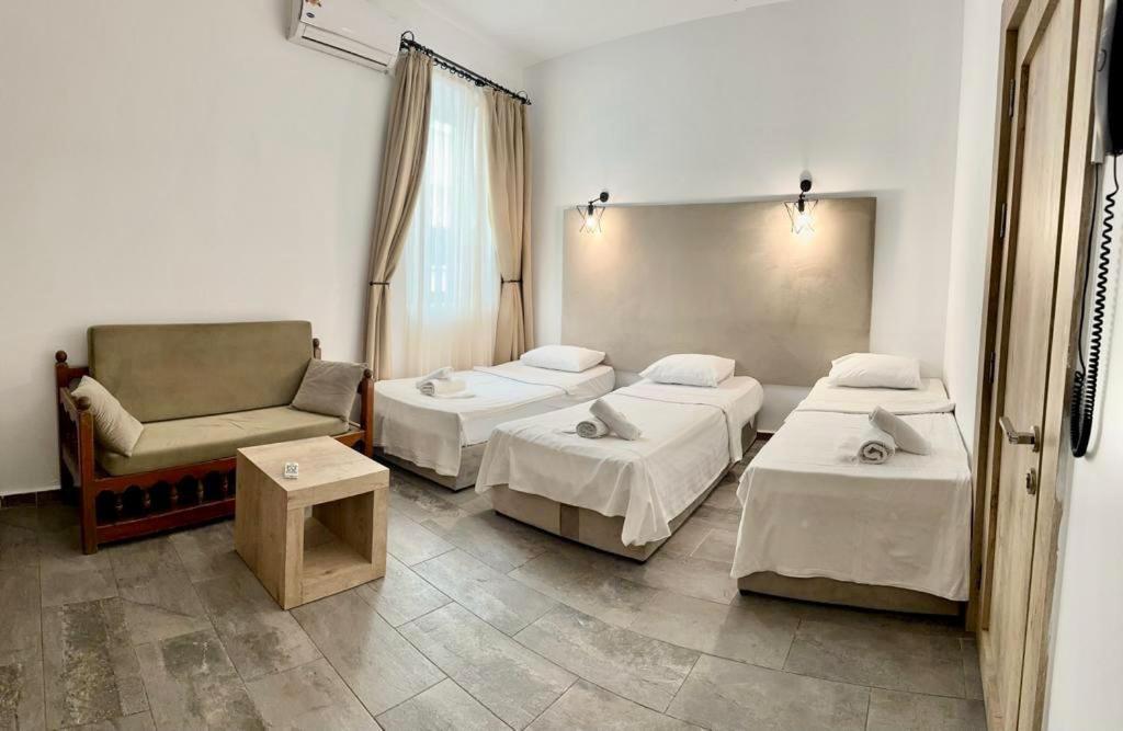 The Port Of Kyrenia Hotel エクステリア 写真